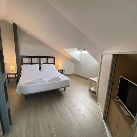 V Junto A Plazamayor *